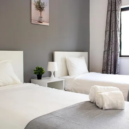 Quarteira-your Seaside Getaway Apartment *