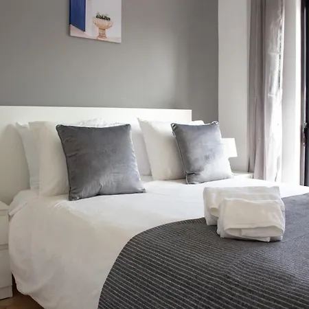 Quarteira-your Seaside Getaway Apartment